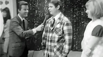 American Bandstand 1968 -SPOTLIGHT DANCE – Love Is All Around, The Troggs American Bandstand 1968 -SPOTLIGHT DANCE – Love Is All Around, The Troggs