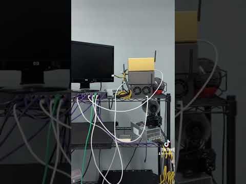 This is a profitable mining rig that costs less than $1,000!