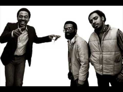 Putar The Version Is High (aka The Tide Is High Dub) - The Paragons