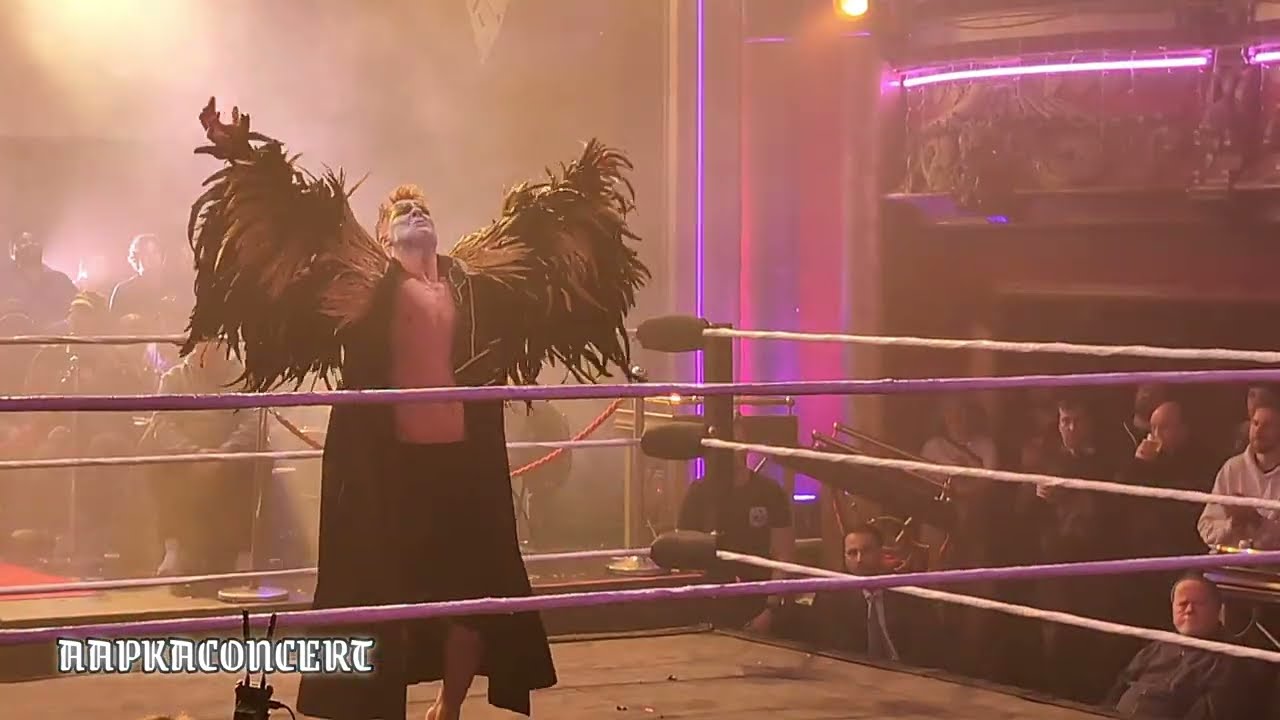 Cara Noir Entrance Riot Cabaret Fights & Delights