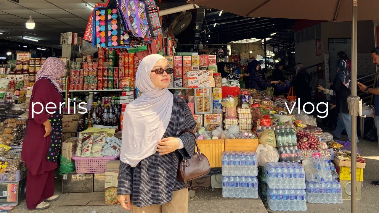 Perlis vlog , padang besar , makan , trying tut tut for the first time .
