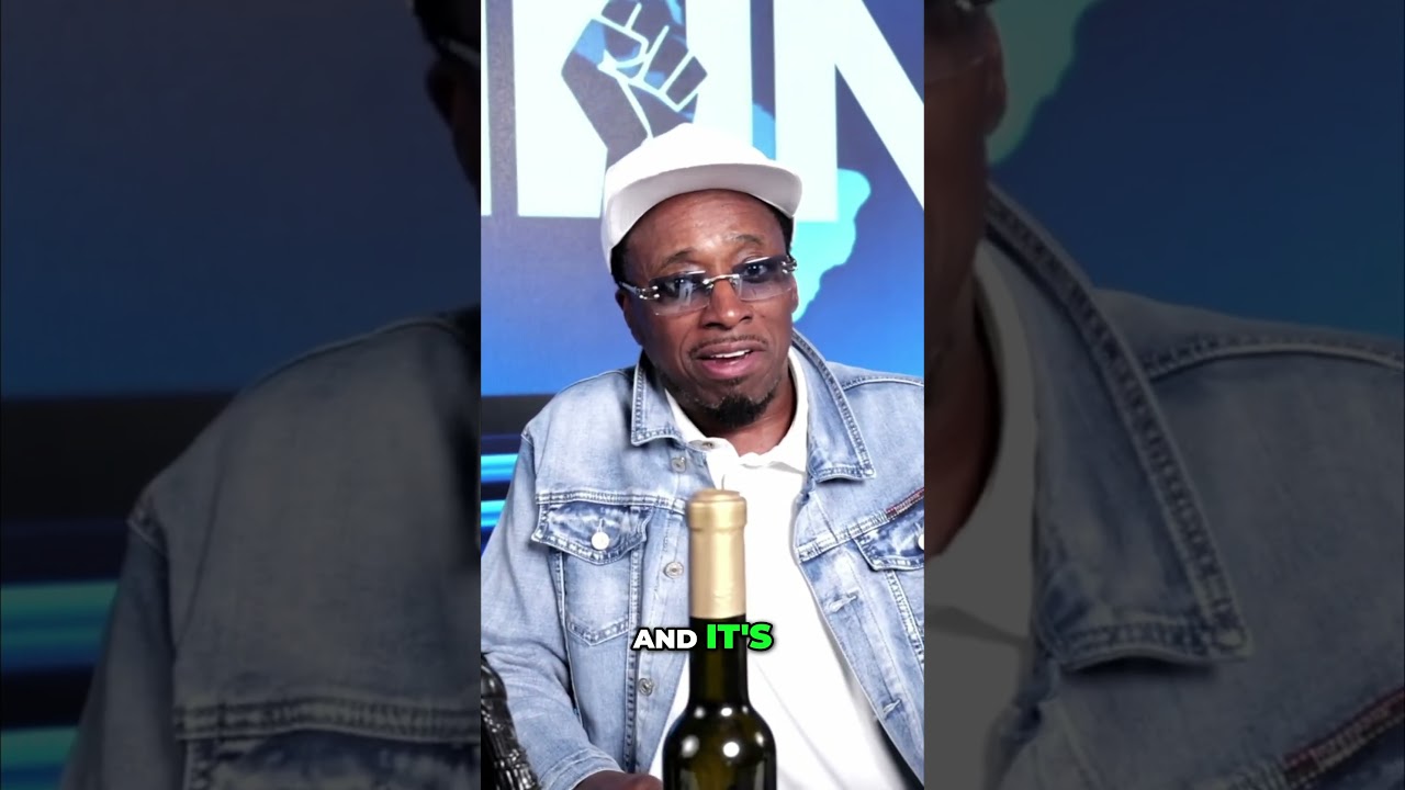 That thing kicked that mothafucka across the room 🤖💀😂 #EddieGriffin #NNN #Robot #Boxing