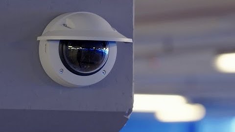 All-in-one vehicle access control with AXIS P3265-LVE-3 License Plate Verifier Kit