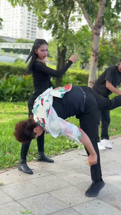 never look down on anyone [YANNA] #Yanna #AcTress #Trending#Coolwoman #viralvideo