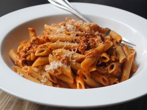 Creamy Tomato Tuna Pasta - Easy Tuna Penne Pasta R...