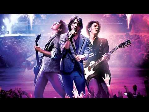 04.-jonas-brothers---video-girl-(the-3d-consert-experience)