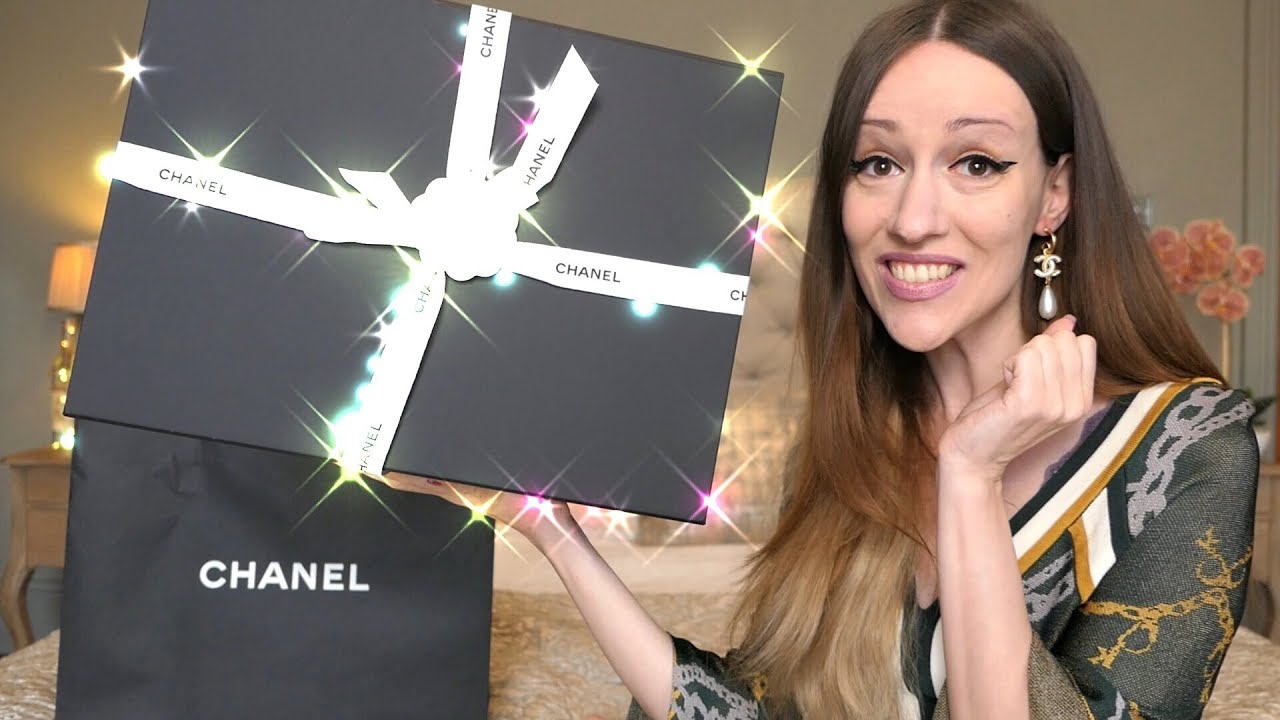 CHANEL 22 TWEED MINI VANITY BAG 2022 - UNBOXING with WHAT FITS / MOD SHOTS!  ❤️ 