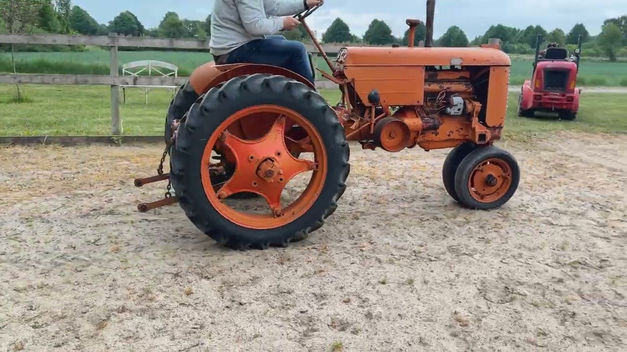 Äldre traktor CASE VAC