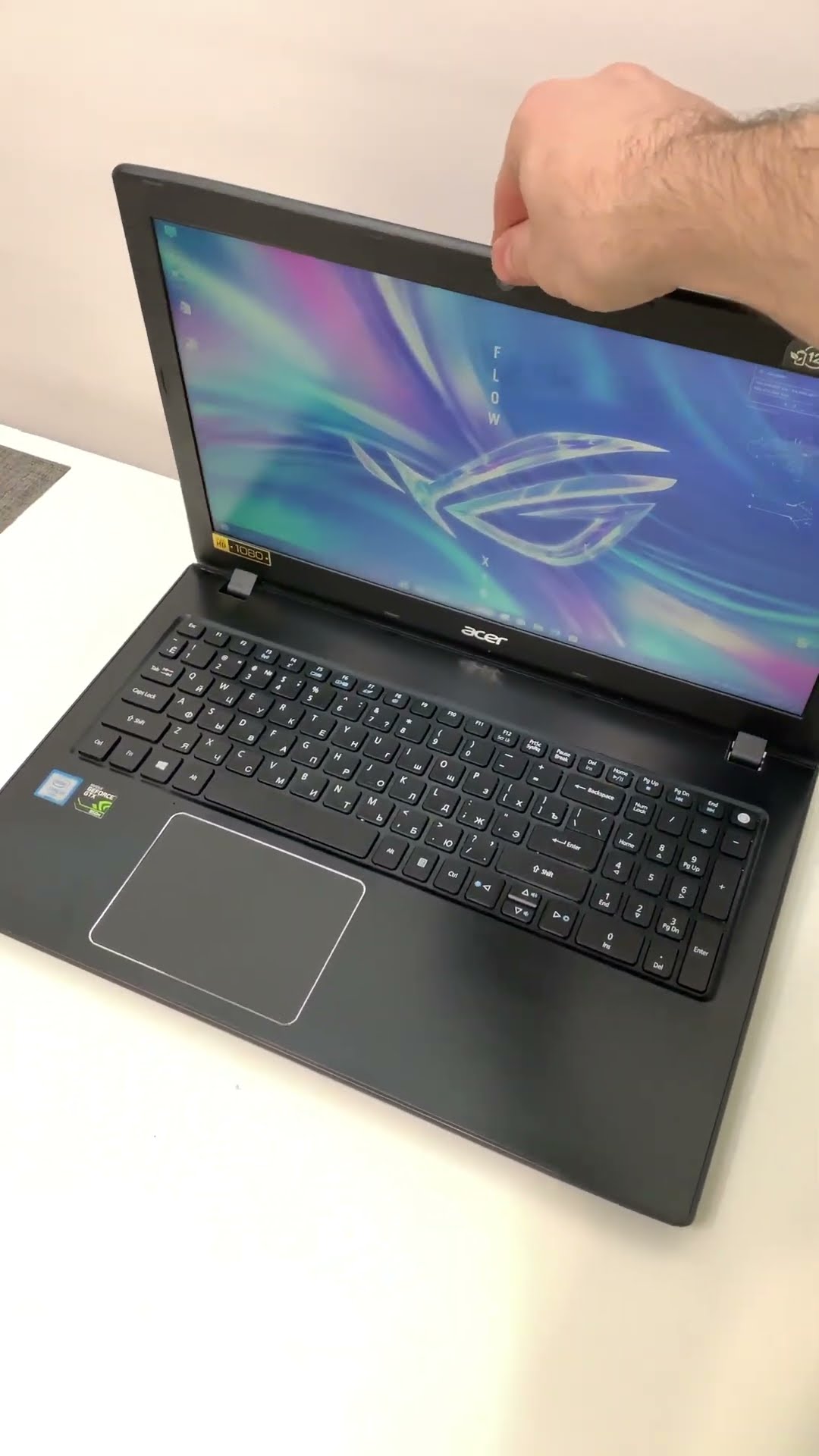 高性能☆Acer P258 i５-7200U メモリ8GB SSD256GB Acer i5-7200u, DDR4 16gb, GTX 950m GDDR5 4gb, SSD 240gb, HDD