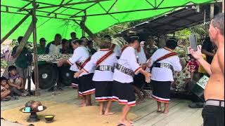 Gerak Binaul Menyula' Tari Totokng Dayak Salako