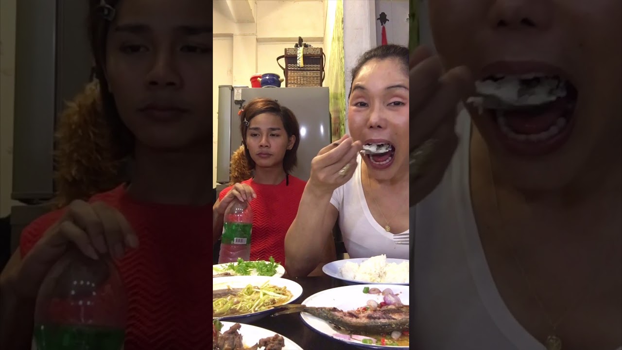 23/10/62 กินข้าวกับอาหารจานโปรด ยำปลาทูเค็ม ผัดกุ๊ยข่ายขาวน้ำมันหอย