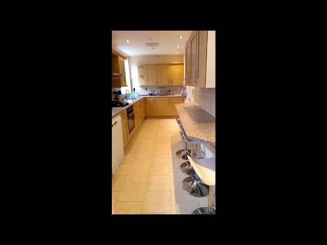 Video 1: Large modern kitchen