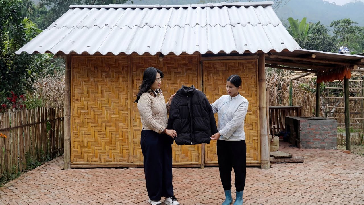 Добрая женщина дарит теплое пальто матери-одиночке посреди морозной зимы.