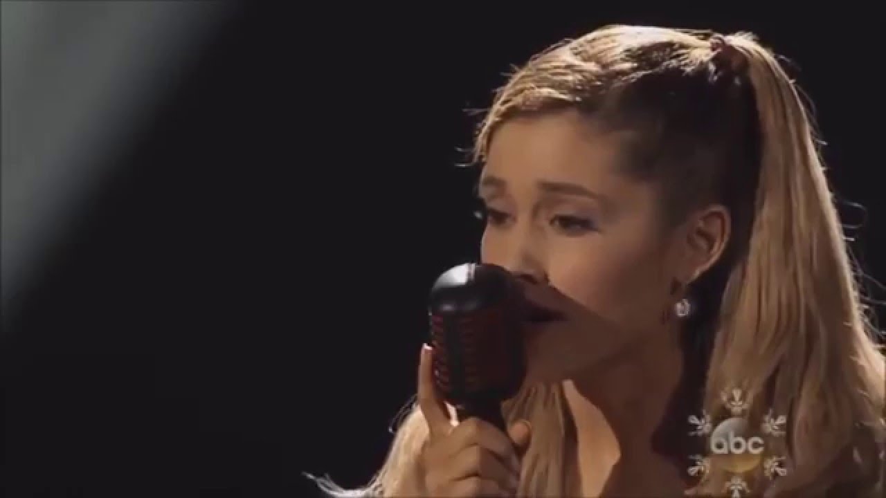 Ariana Grande Tattooed Heart (Live on AMAs Tradução