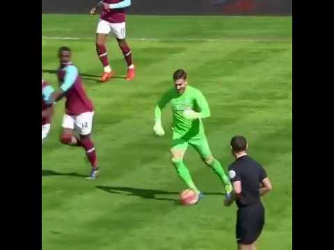 West Ham goalkeeper Adrian scores a magnificient solo run goal!