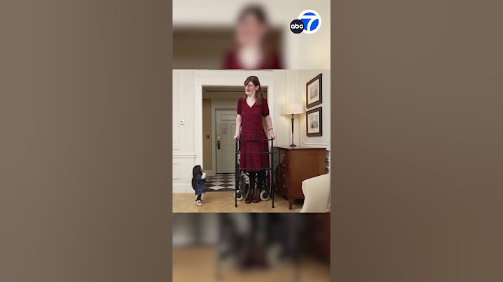 World's tallest woman and shortest woman meet in London