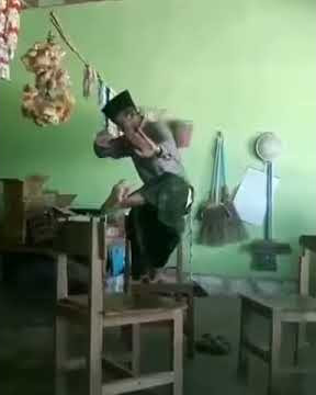 SILAT ngakak..!!!! Bagi para pecinta silat kalian wajib nonton pasti ketawa!!!