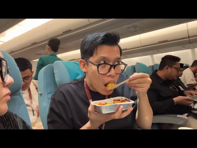 MAKAN DI PESAWAT DAN AKHIRNYA BISA PERGI KE 🇸🇦!