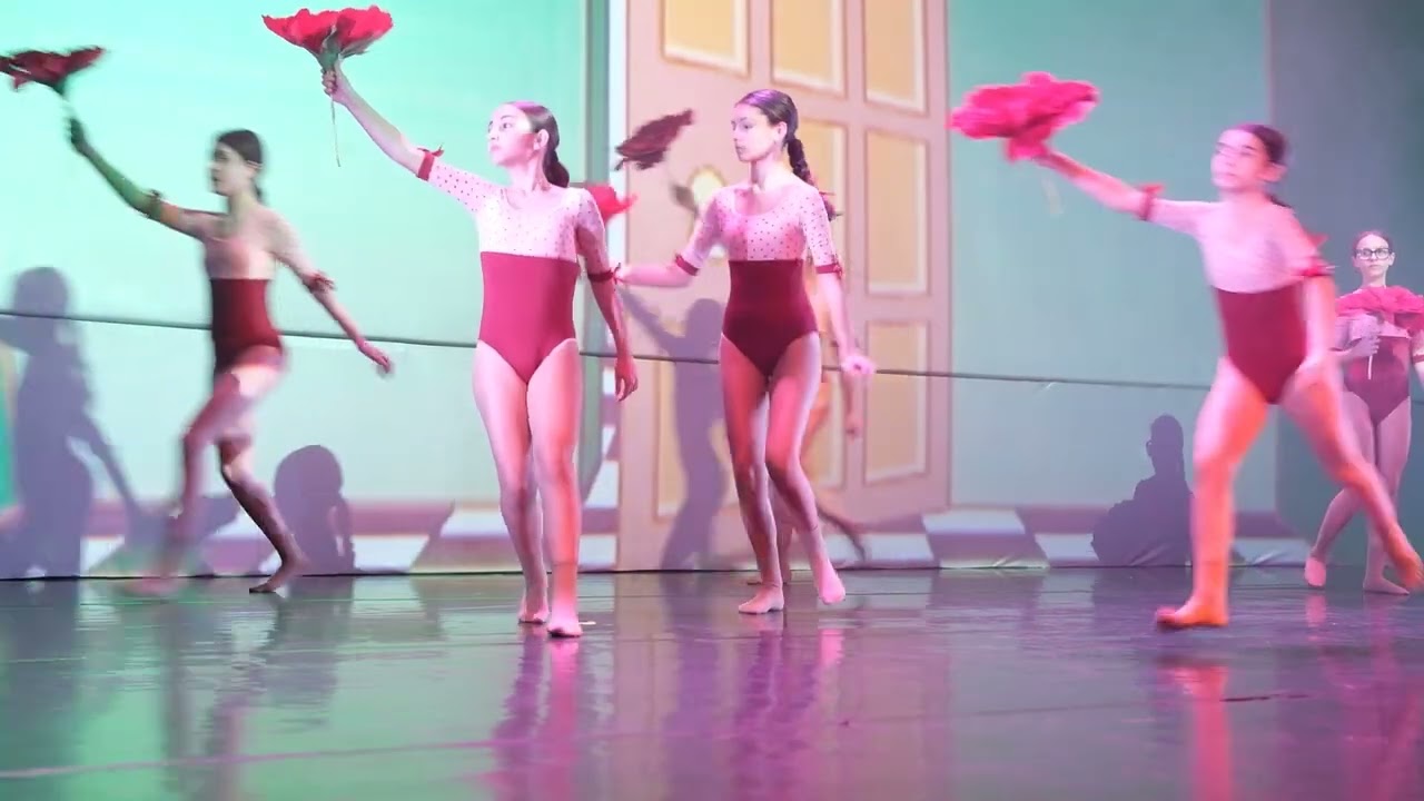 Rende, 170 ballerini in scena al Garden successo per “Leggere per… Ballare”