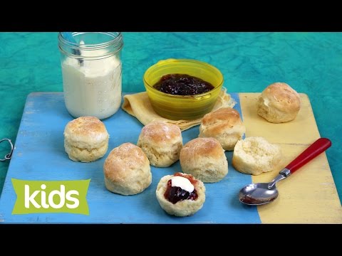 The ultimate lemonade scones recipe & how to make perfect scones every time. Try this scone recipe f. 