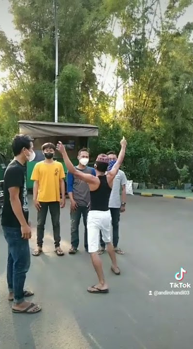 sebelum ada janur kuning melengkung,masih ada kesempatan 😂😂😂