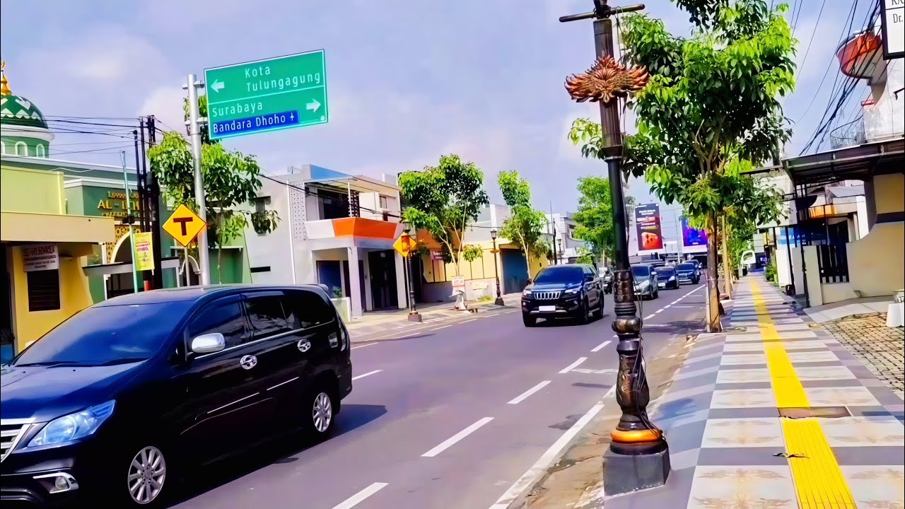 Morning walk to KEDIRI MEMORIAL PARK part 1 start from PEMKAB KEDIRI season 2