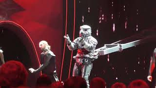 :     "Set fire to the rain"    "". 27.04.2025 .