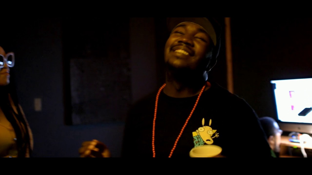 YouTube पर D2G Feat. Runway Bella "ALL THAT YOU NEED" (Directed by J.Ollie of Yah Yahhh Productions) देखें YouTube पर D2G Feat. Runway Bella "ALL THAT YOU NEED" (Directed by J.Ollie of Yah Yahhh Productions) देखें