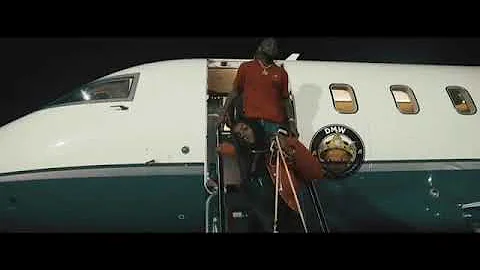 Davido kissed chioma on stage