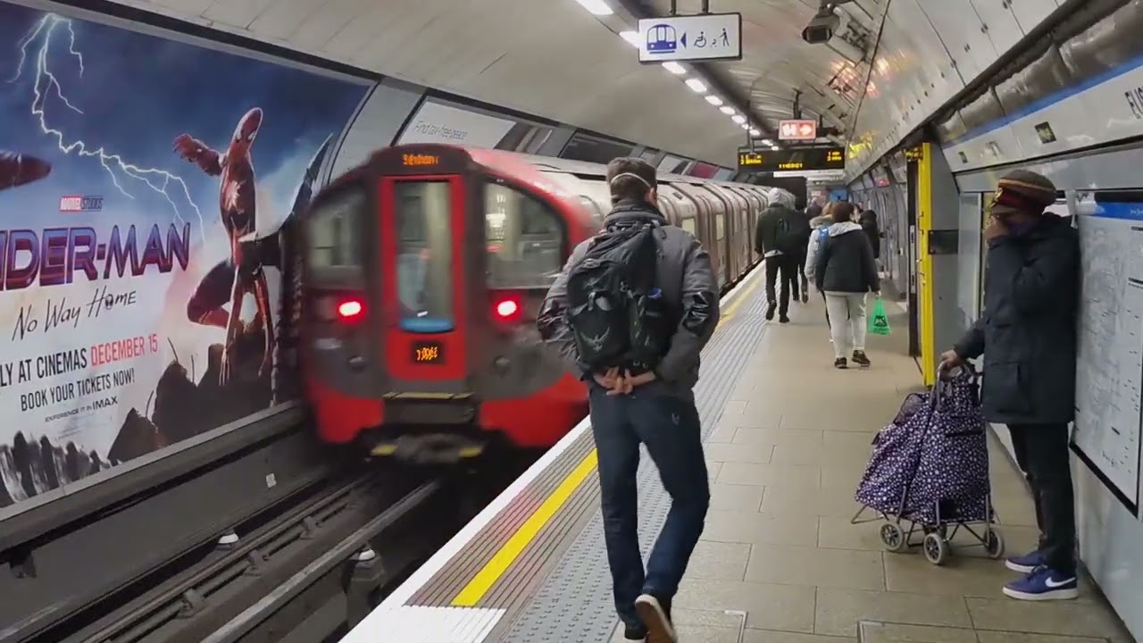 Euston Station, Victoria Line, Southbound London underground tube trains