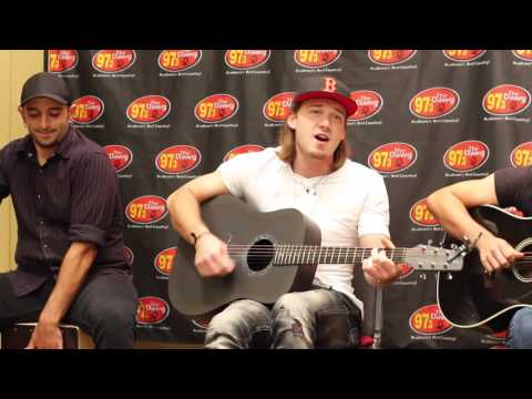 Morgan Wallen – "Whiskey Glasses" | Live in the Lobby