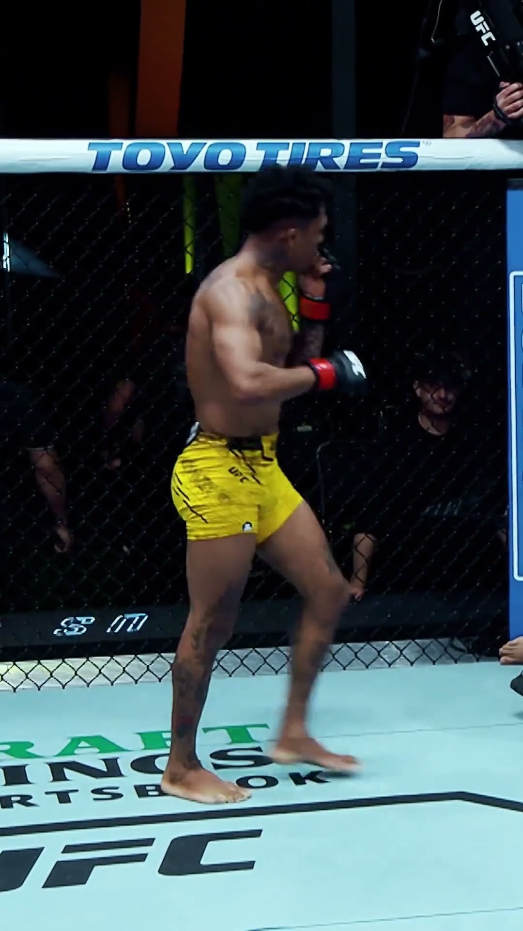 The 2024 KO contest is all fire, Vinicius explodes KO and leaves work early! #UFC # Fighting