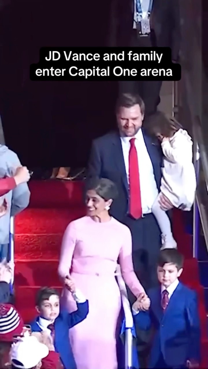 JD Vance and family enter Capital One arena #shorts