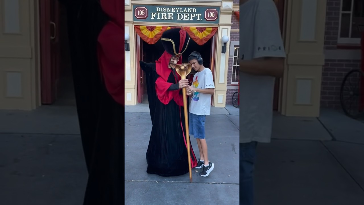 Thomas was intrigued by Jafar’s staff 