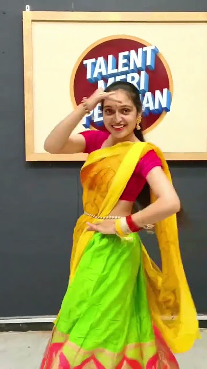 Karke Isharo Bulaye Gayi Re | Barsane ki Chori #radhagorigori #krishnabhajan #janmashtamispecial #yt