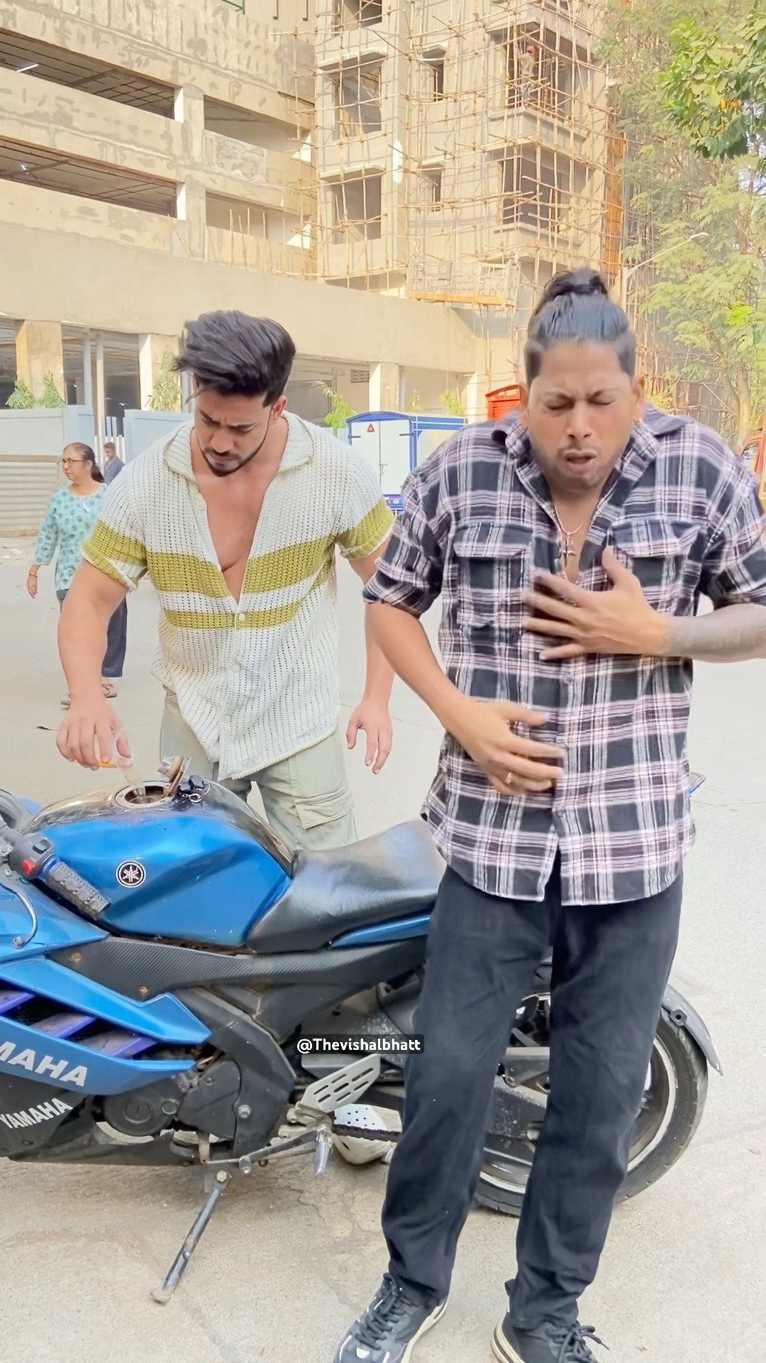 Pata nahi ab kon tejj chalega ? | sawdhani hatti durghatna ghati ? #comedy  #vishalbhatt #shorts