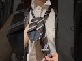 Instructions on how to tie a tie for your boyfrien