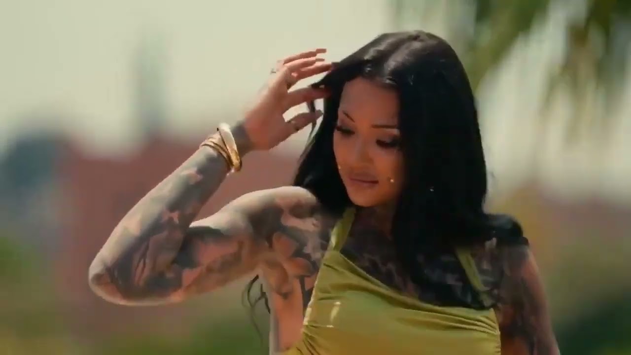 Gims - Je vais rester (Clip Officiel)