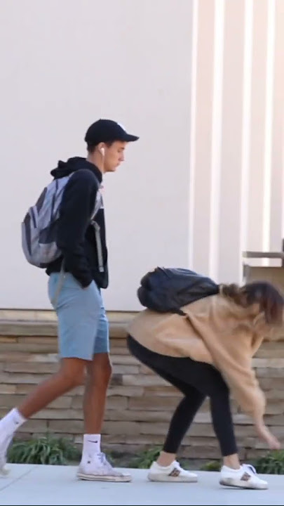 Bending Over In Front Of Strangers🤷‍♀️