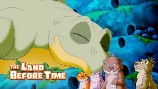 Spike Helps Some New Friends | Full Episode | The Land Before Time