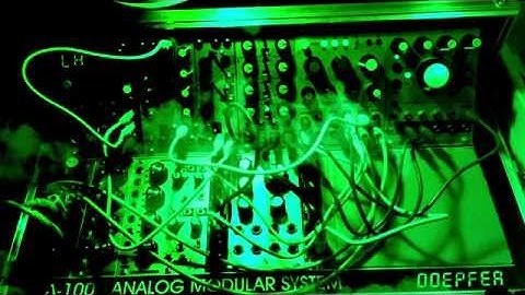 Ambient Exploration 007 - Grainy Clouds soundscape