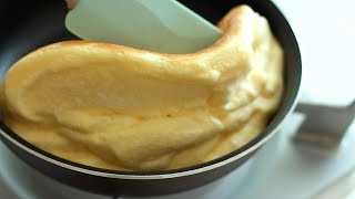 A fluffy souffle omelet made with two eggs / Souffle Omelet Recipe