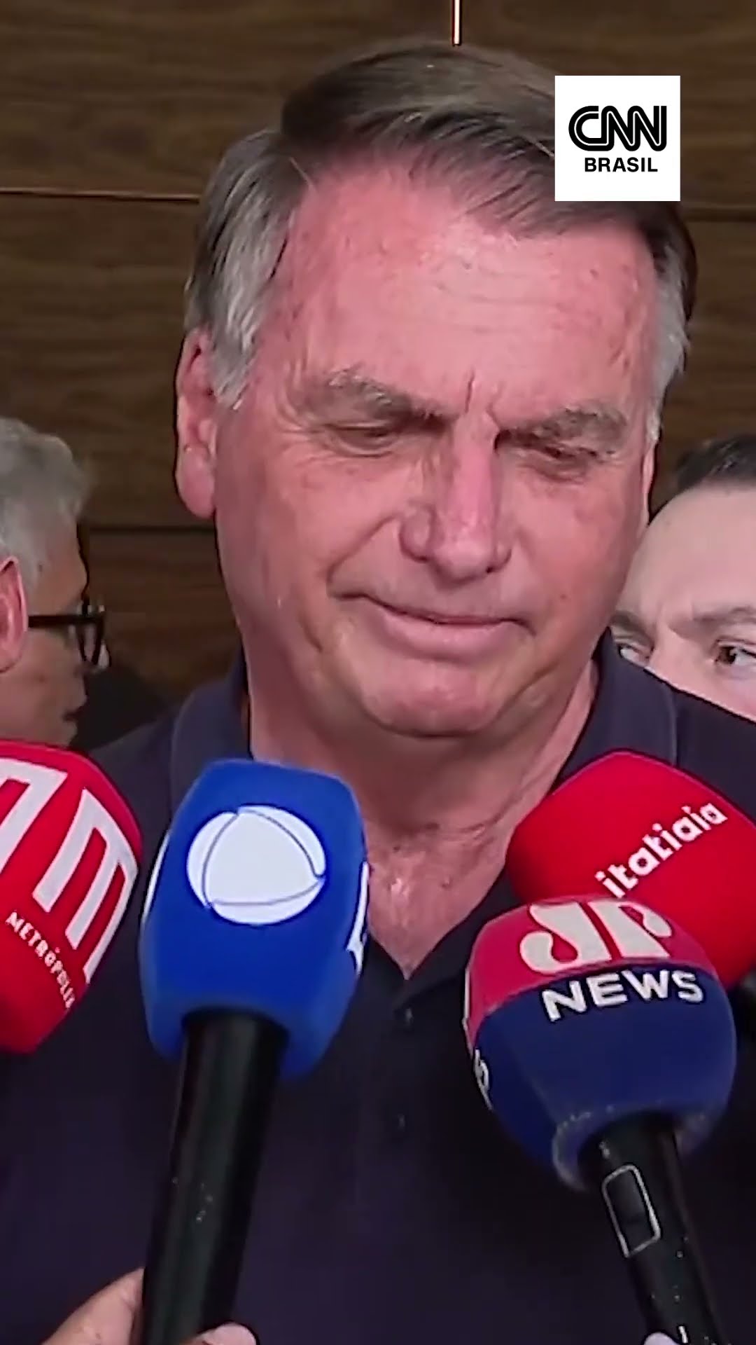 Querem me tirar do cenário político do ano que vem, diz Bolsonaro