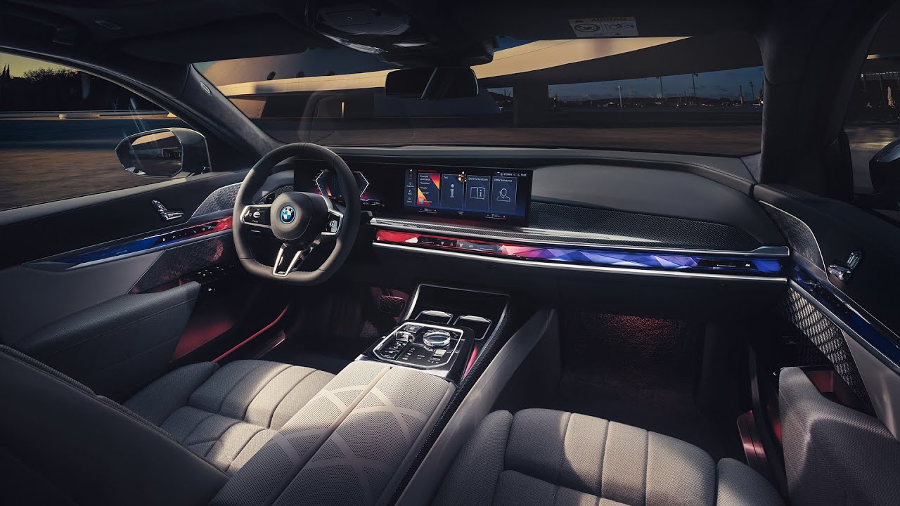 2023 BMW 7 Series INTERIOR 👌 Available 31-inch BMW Theater Screen - YouTube
