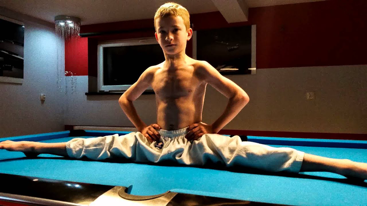 Karate Kyokushin, gymnastics, split by Tom YouTube