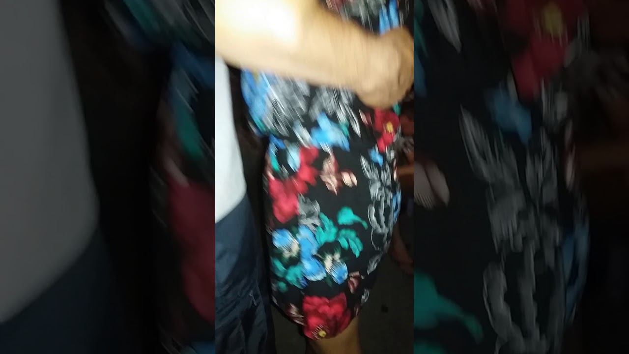 Pai e filha dançando