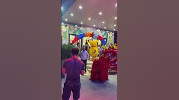 Lân chào đón tại rạp xiếc trung ương cùng gia đình moon mon