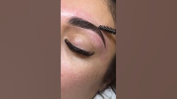Brow Wax 🔥 #oddlysatisfying #eyebrows #browwax #brownaesthetic #browmapping #browlamination