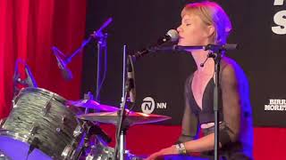 Trixie Whitley met Daniel Lanois op North Sea Jazz 2022