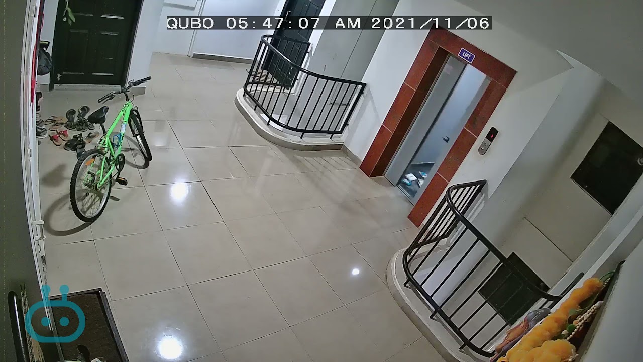 BBDaily delivery guy stealing Flipkart parcel kept outside apartment